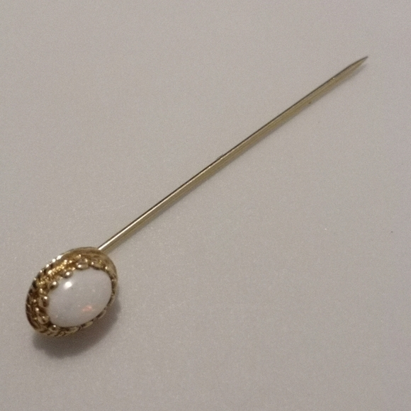 Jewelry - 10k natural opal  pin